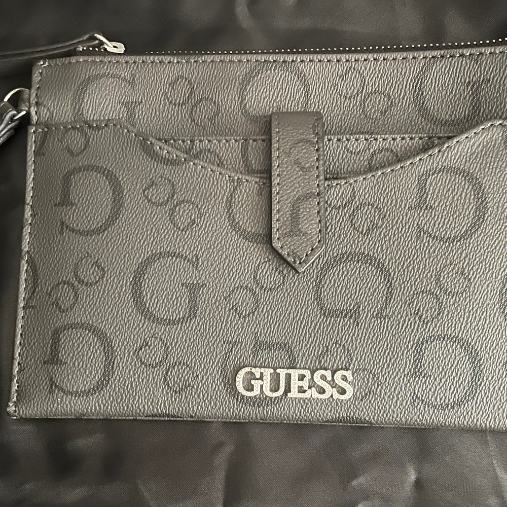 Guess Clutch